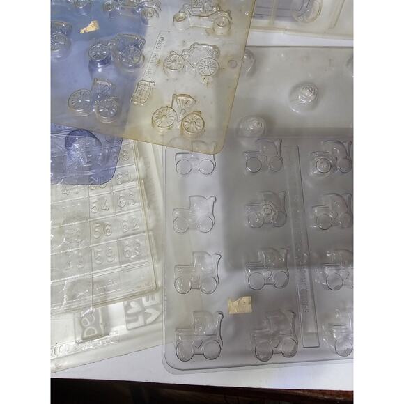 Lot Vintage Clear Candy Molds Bingo Tractors Bunnies Hot Air Balloons Classic... - Picture 12 of 16